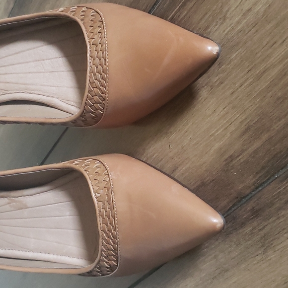 Joan and David luxe series leather shoes - Picture 7 of 8